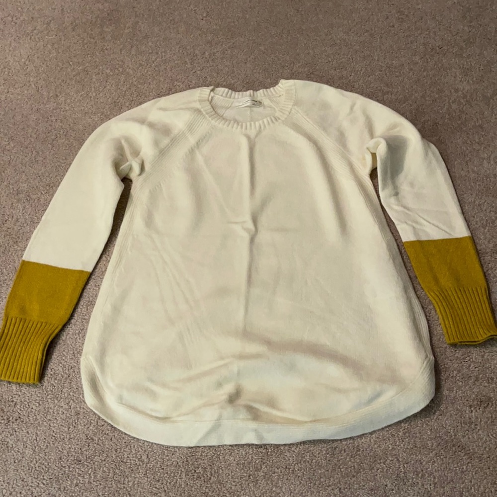 Cream Anthropologie Sweater - Size Medium - Never Worn
